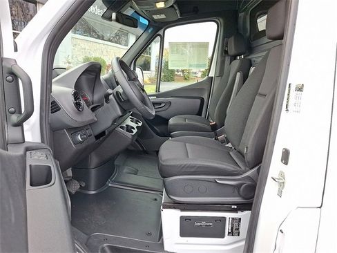 Used 2025 Mercedes-Benz Sprinter 2500 image 16