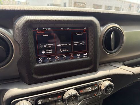 Used 2021 Jeep Gladiator Sport AWD/4WD image 16