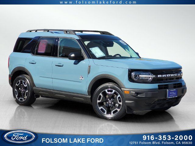 Certified 2023 Ford Bronco Sport Outer Banks w/ Tech Package AWD/4WD image 1