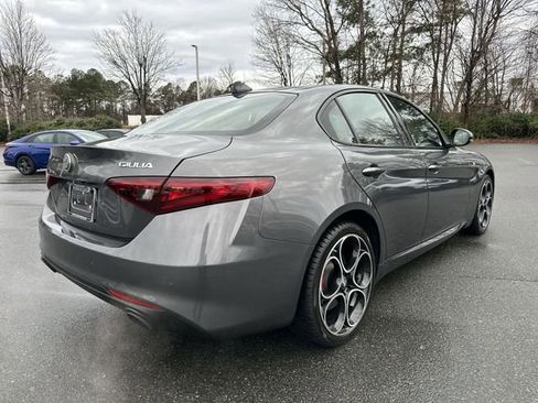 Used 2022 Alfa Romeo Giulia Ti image 5