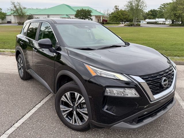 Used 2023 Nissan Rogue SV AWD/4WD image 2