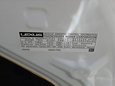 Certified 2024 Lexus RX 450h AWD w/ Convenience Package image 24