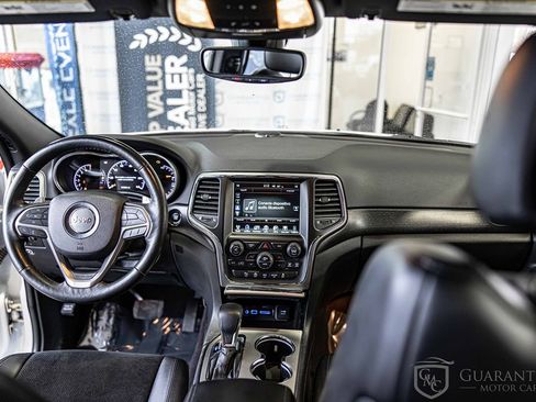 Used 2017 Jeep Grand Cherokee Altitude image 34