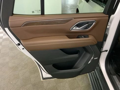 Used 2022 Chevrolet Tahoe High Country AWD/4WD image 32
