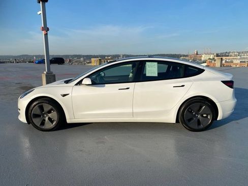 Used 2021 Tesla Model 3 Standard Range Plus RWD image 5