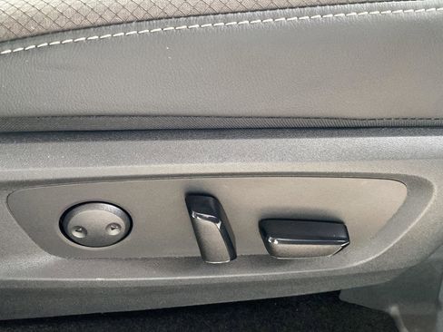 Certified 2025 Nissan Pathfinder SL image 28