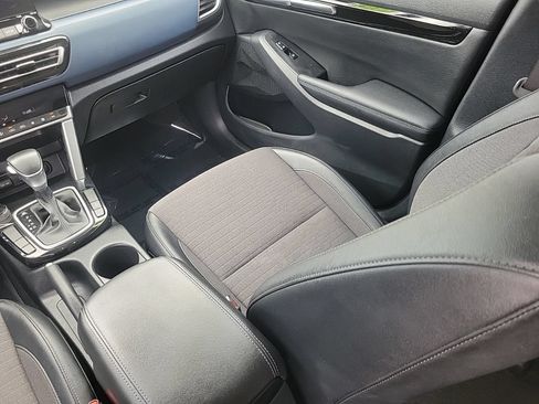 Used 2022 Kia Seltos S FWD image 16