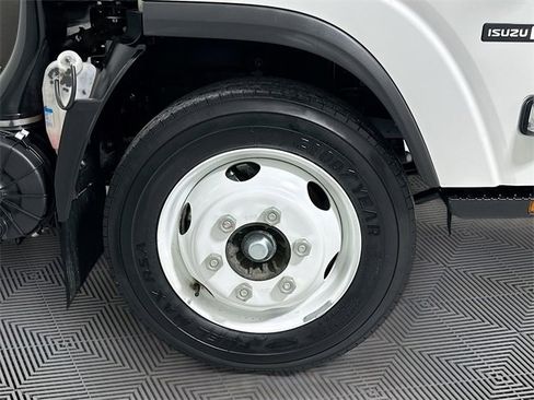 Used 2024 Isuzu NPR image 20