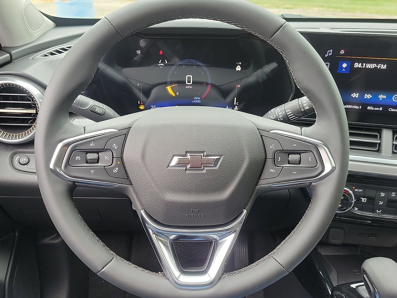 Used 2025 Chevrolet Trax ACTIV w/ Sunroof Package FWD image 17
