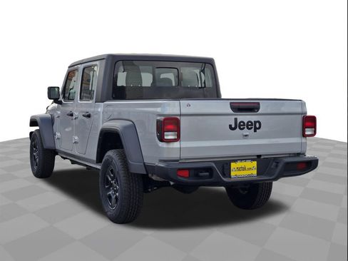 Used 2024 Jeep Gladiator Sport image 6