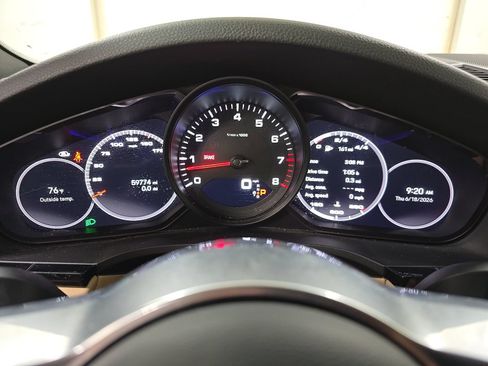 Used 2023 Porsche Cayenne AWD/4WD image 13