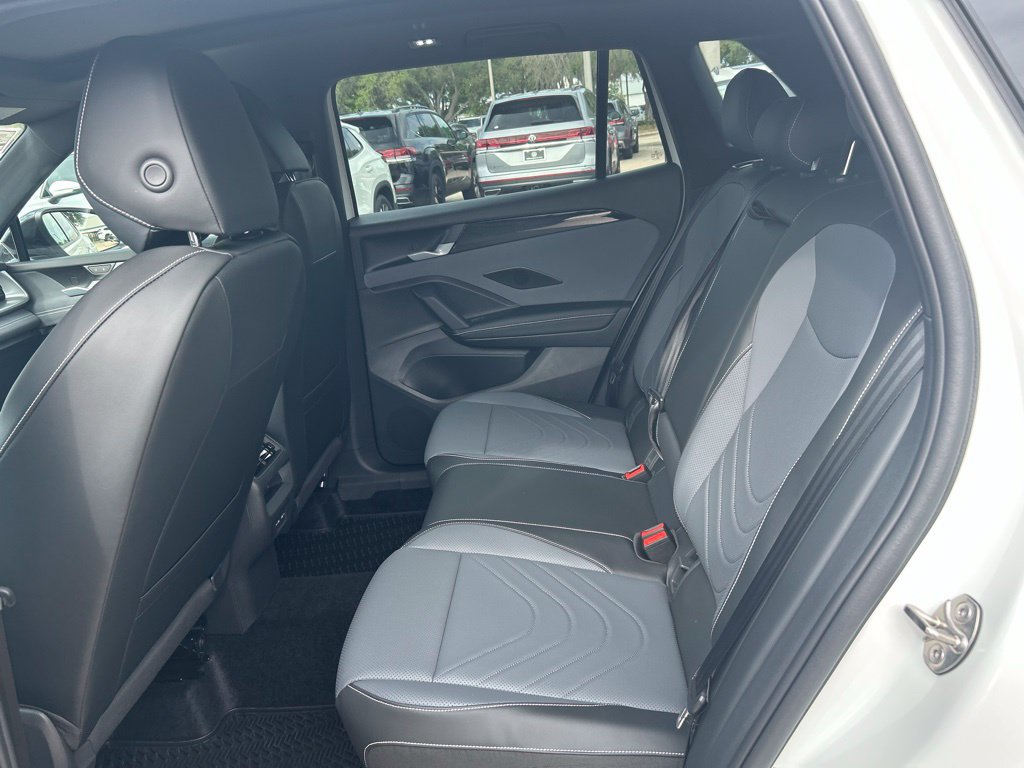 New 2026 Volkswagen Tiguan SE R-Line FWD image 47