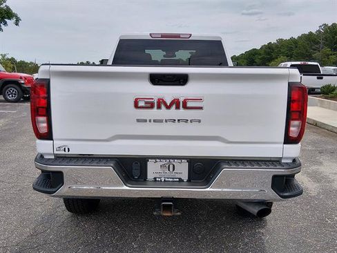 Used 2024 GMC Sierra 2500 Pro w/ Convenience Package AWD/4WD image 4