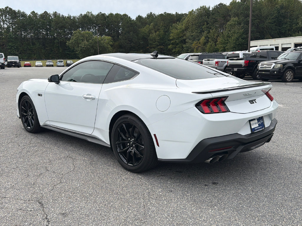 Used 2025 Ford Mustang GT Premium RWD image 5