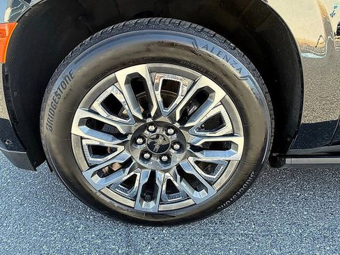 Certified 2023 GMC Yukon Denali Ultimate image 11