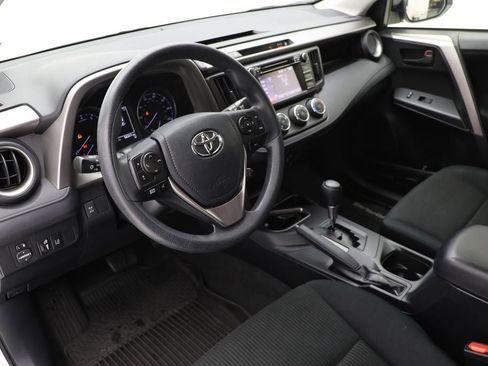 Used 2018 Toyota RAV4 LE image 13