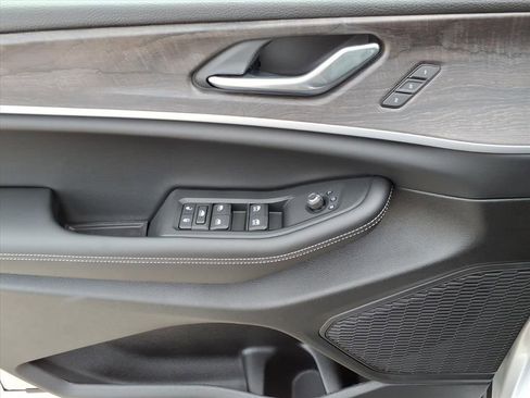 New 2025 Jeep Grand Cherokee L Limited image 11