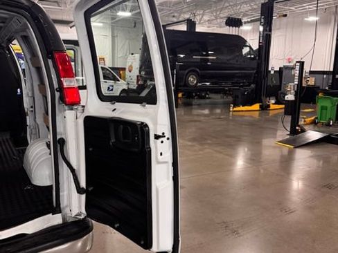 Used 2025 GMC Savana 2500 w/ Driver Convenience Package RWD image 26