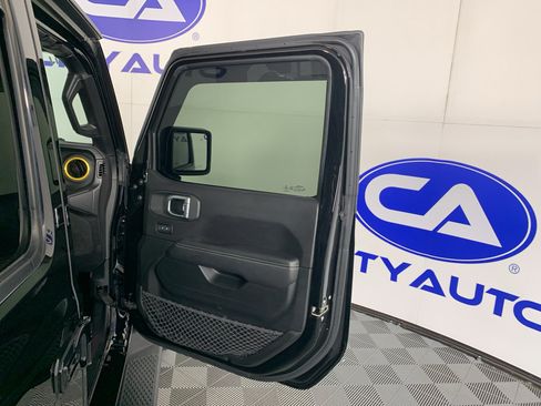 Used 2020 Jeep Gladiator Overland AWD/4WD image 32