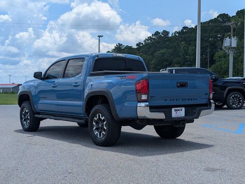 Used 2019 Toyota Tacoma TRD Off-Road AWD/4WD image 3