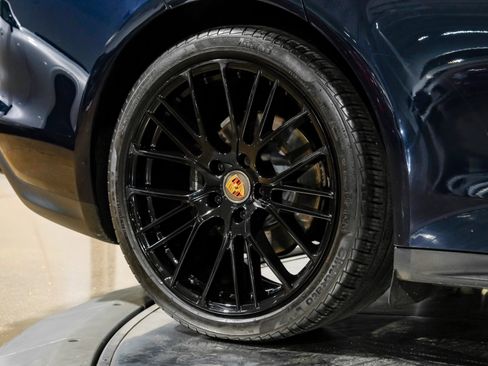 Used 2023 Porsche Panamera 4 Platinum Edition AWD/4WD image 59