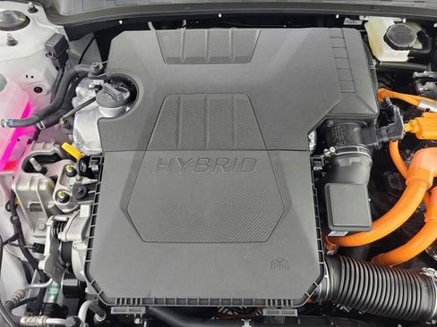 New 2025 Hyundai Elantra SEL image 10