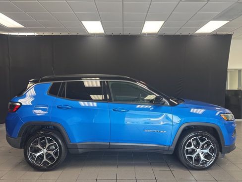 Used 2024 Jeep Compass Limited image 2