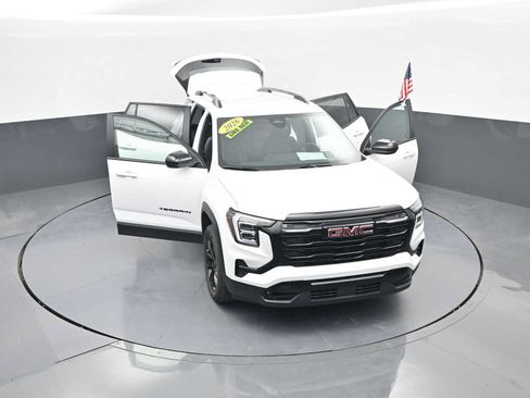 Used 2026 GMC Terrain Elevation w/ Elevation Premium Package AWD/4WD image 38