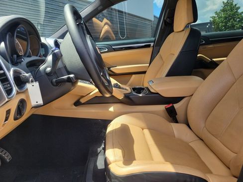 Used 2014 Porsche Cayenne AWD/4WD image 5