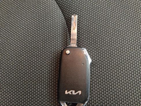 Used 2024 Kia Forte LXS image 32