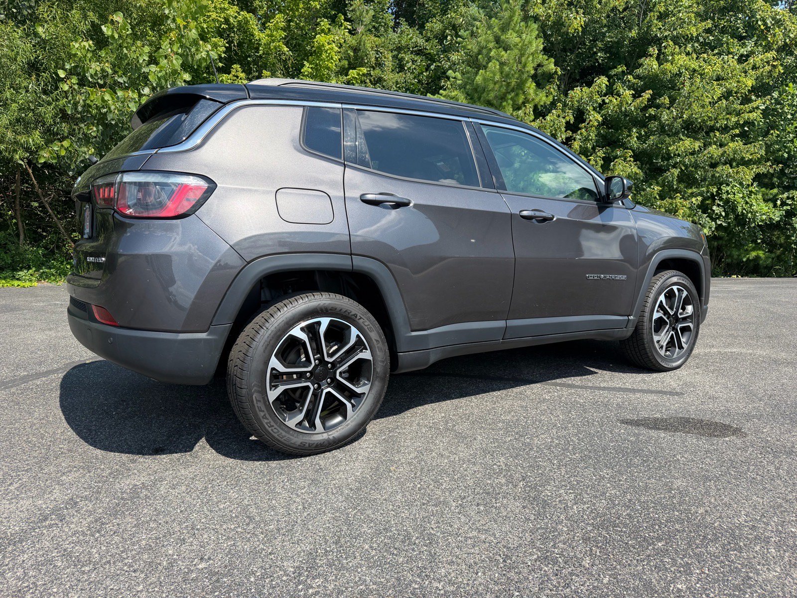 Used 2024 Jeep Compass Limited AWD/4WD image 16