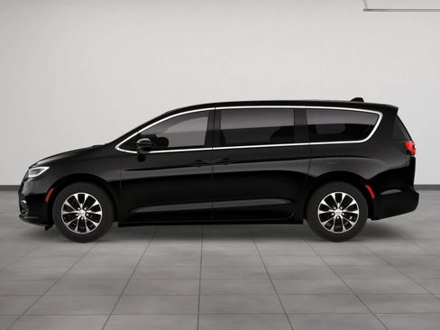 New 2026 Chrysler Pacifica Select image 3