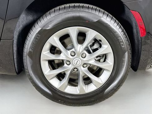 Used 2026 Chrysler Pacifica Select AWD/4WD image 31