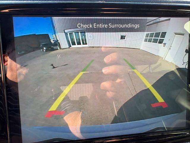 Used 2025 Chrysler Pacifica Limited FWD image 27