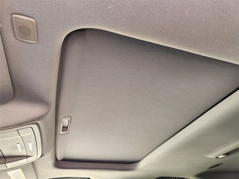 Used 2020 GMC Yukon XL SLT image 27