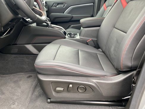 Used 2024 Chevrolet Colorado Z71 w/ Z71 Convenience Package 2 image 26