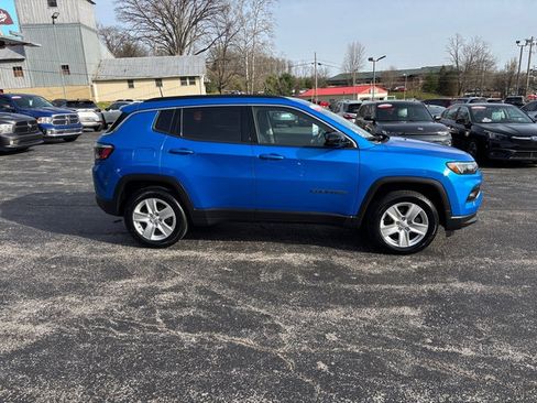 Used 2022 Jeep Compass Latitude w/ Convenience Group AWD/4WD image 5