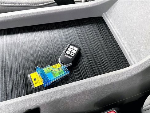 Used 2020 Honda Pilot Touring image 35