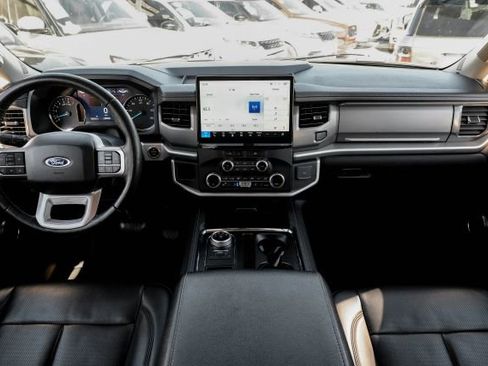 Used 2024 Ford Expedition Max XLT image 25