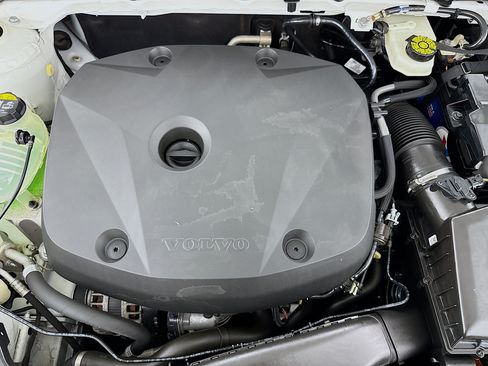 Used 2022 Volvo XC40 T5 Momentum AWD/4WD image 37