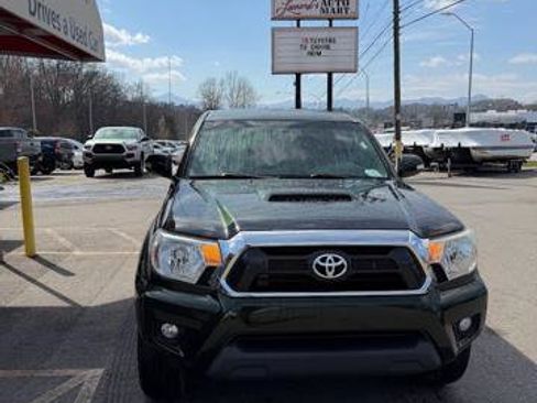 Used 2012 Toyota Tacoma 4x4 Double Cab w/ TRD Sport Upgrade Pkg image 2