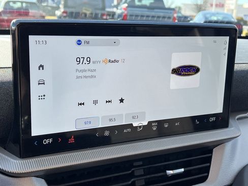 Used 2025 Ford Explorer Active image 18