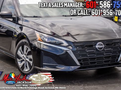 Used 2025 Nissan Altima 2.5 S FWD image 2
