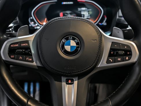 Used 2022 BMW M550i xDrive w/ Premium Package image 27