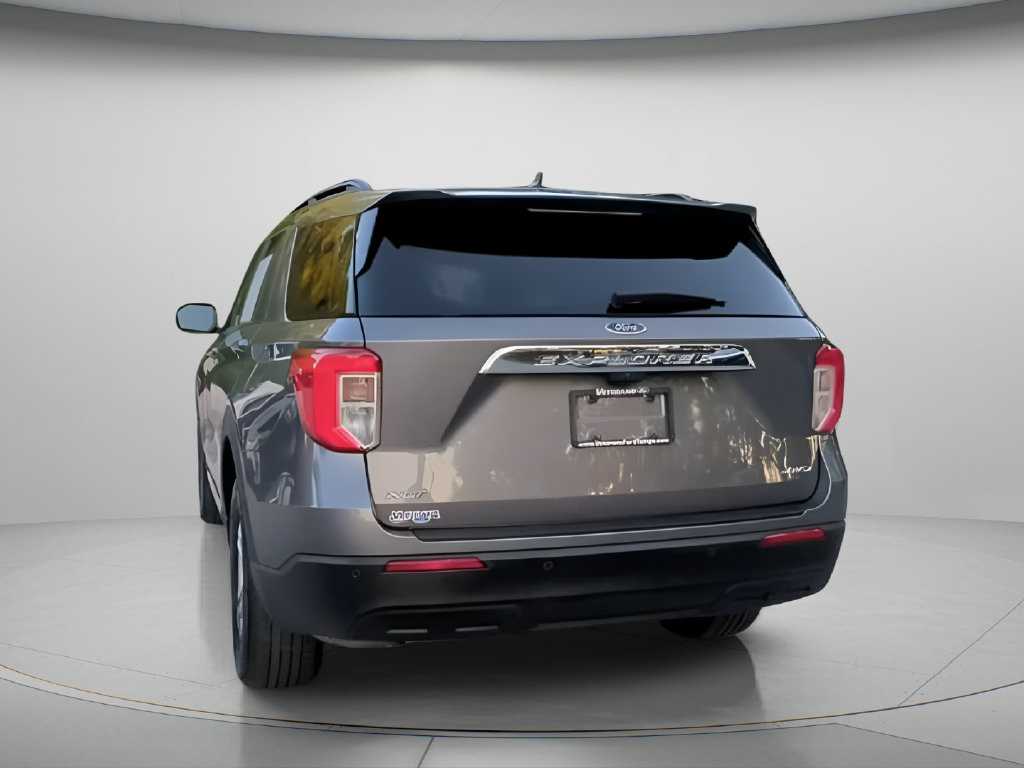 Used 2023 Ford Explorer XLT AWD/4WD image 24
