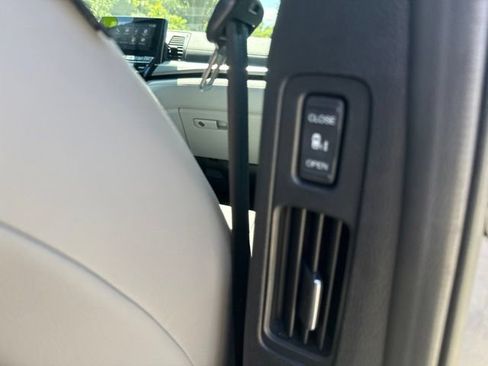 Used 2022 Honda Odyssey EX-L image 48