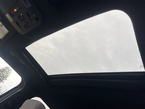 Used 2025 Toyota Tacoma Limited image 12