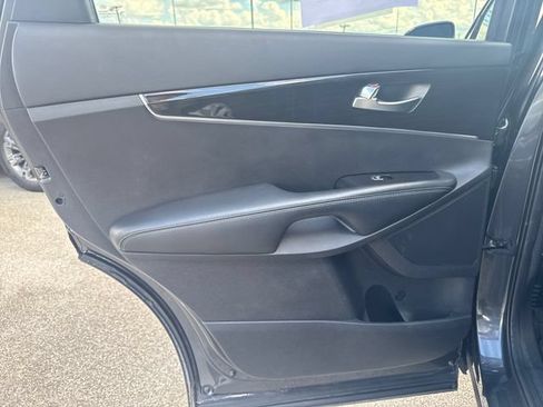 Used 2019 Kia Sorento FWD image 31