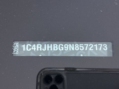 Used 2022 Jeep Grand Cherokee Limited image 18