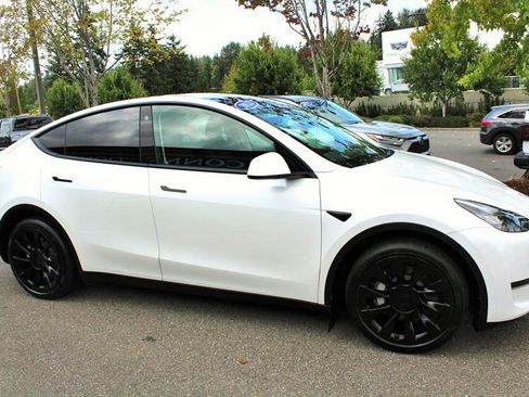 Used 2021 Tesla Model Y Long Range AWD/4WD image 6